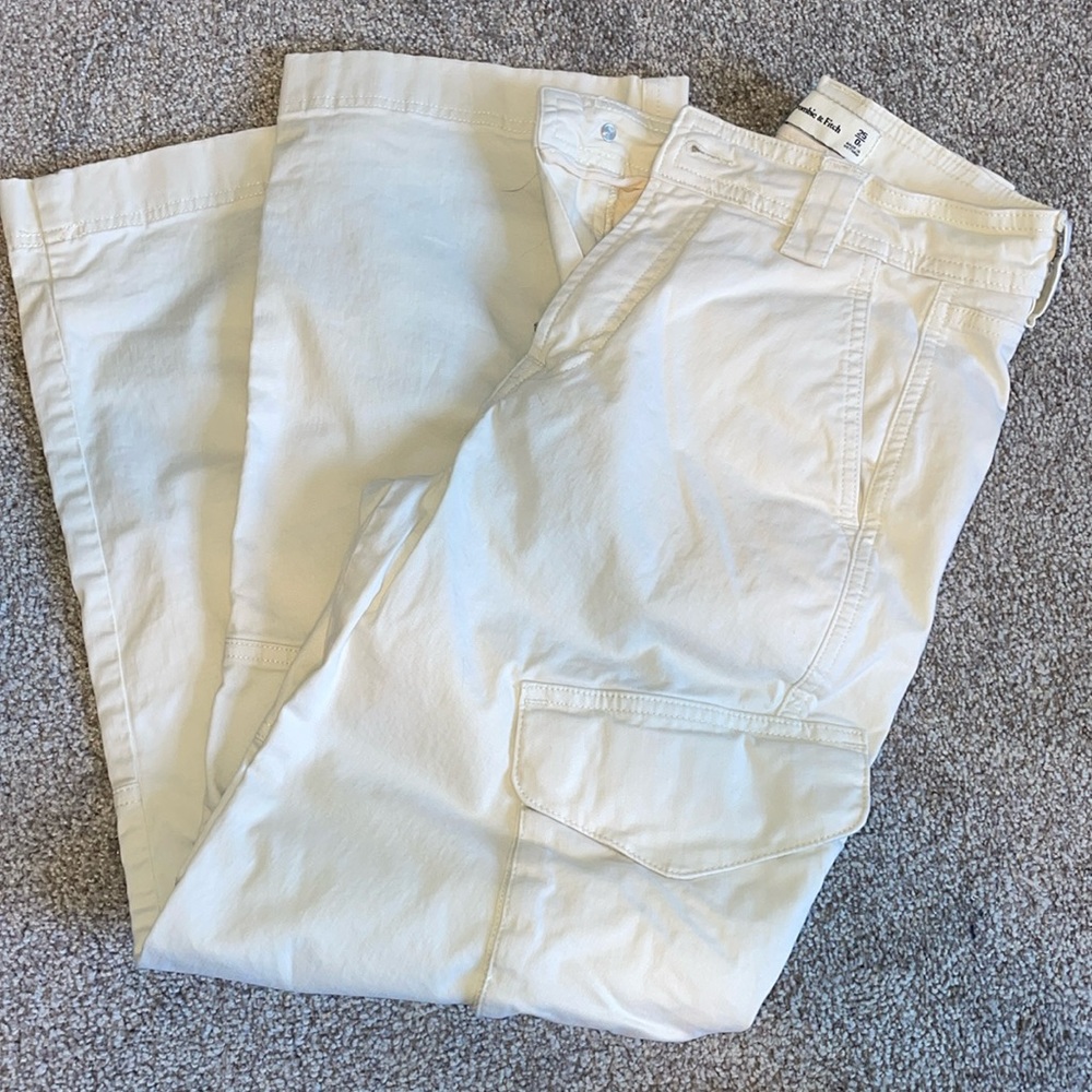Women's Cream Cargo Pants - Lightweight Casual Style